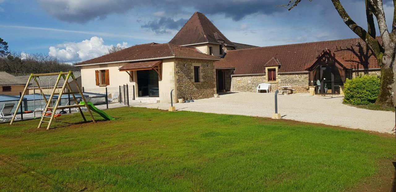 Hotel La Table Du Chaffour Saint-Geniès-Bellevue Exterior foto